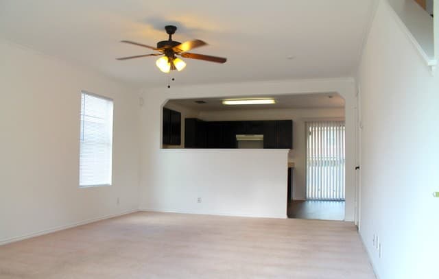 rental at 207  Mallow Grove in San Antonio, TX — photo 5