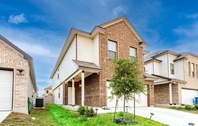 rental at 10428  Green Pr in San Antonio, TX — photo 3