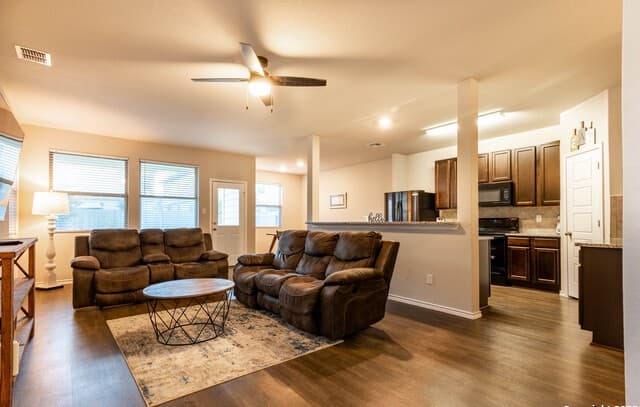 rental at 10428  Green Pr in San Antonio, TX — photo 5