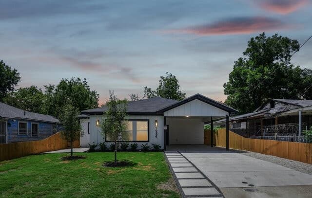 rental at 1934  Lamar St in San Antonio, TX — photo 1