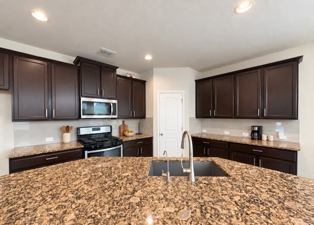 rental at 5922  Akin Place in San Antonio, TX — photo 4