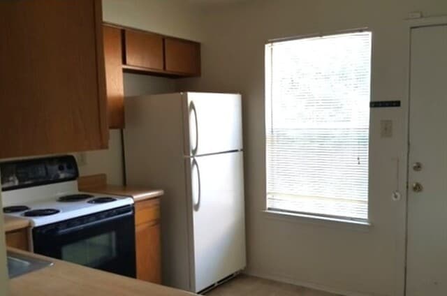 rental at 8913  Fall River Dr in San Antonio, TX — photo 2
