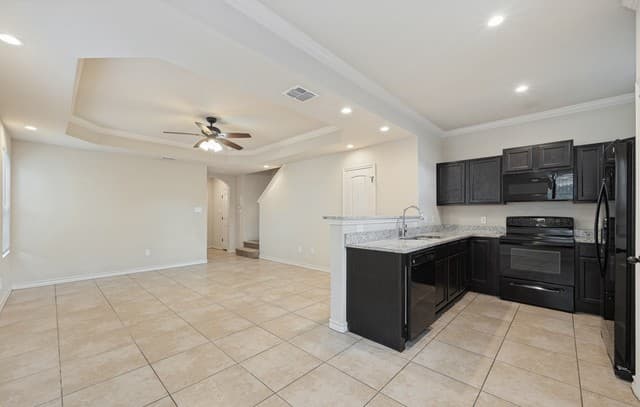 rental at 7042  Lakeview Dr Unit 102 in San Antonio, TX — photo 3