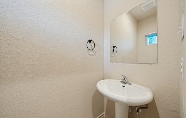 rental at 7042  Lakeview Dr Unit 102 in San Antonio, TX — photo 5