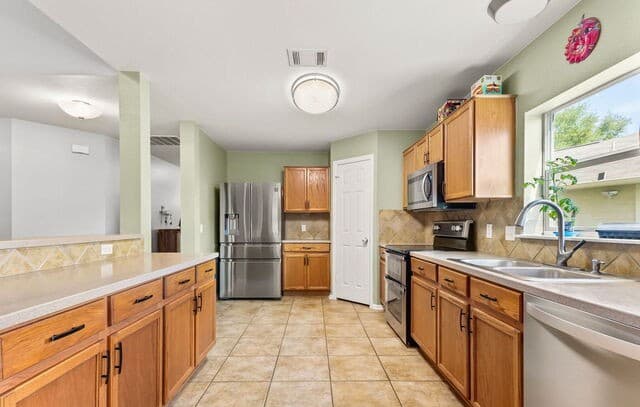 rental at 5730  Grosmont in San Antonio, TX — photo 4