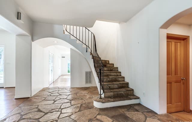 rental at 724  Alta Ave in Alamo Heights, TX — photo 3