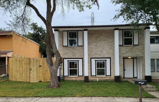 rental at 8002  Winsford in San Antonio, TX — photo 1