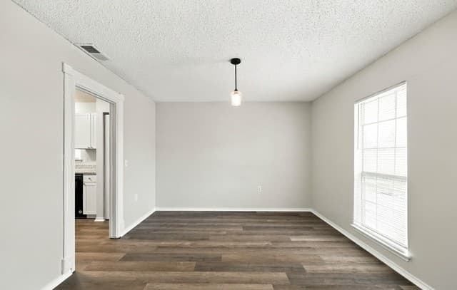 rental at 6727  Raintree Frst in San Antonio, TX — photo 3