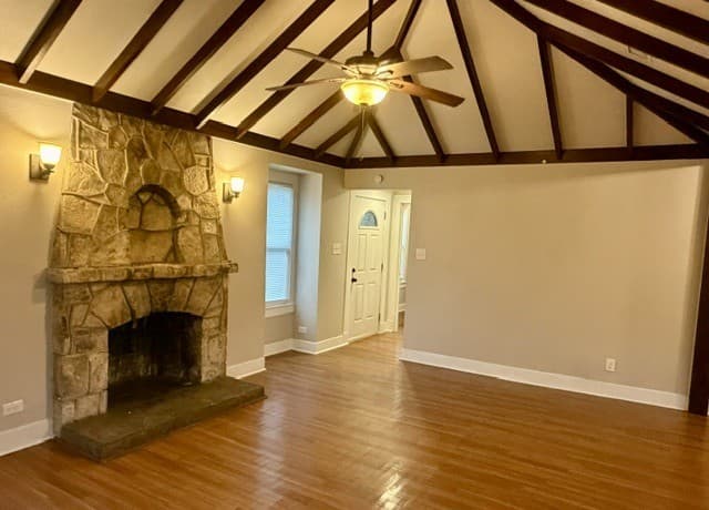 rental at 314 W Ridgewood Ct in San Antonio, TX — photo 3