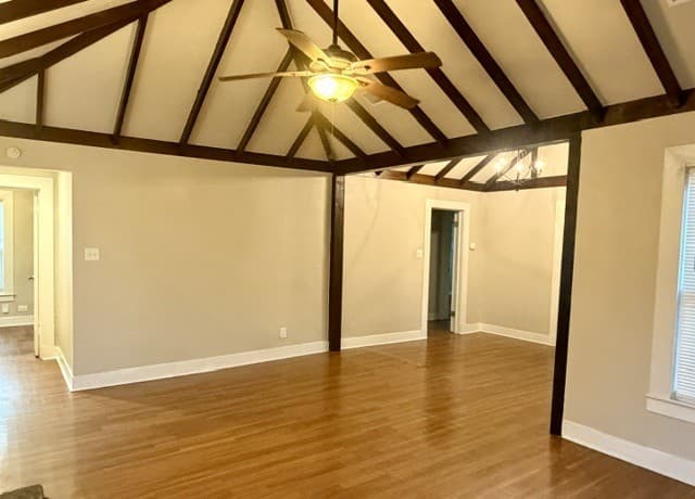 rental at 314 W Ridgewood Ct in San Antonio, TX — photo 4