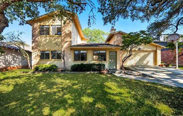 rental at 8419  Timber Ml in San Antonio, TX — photo 2