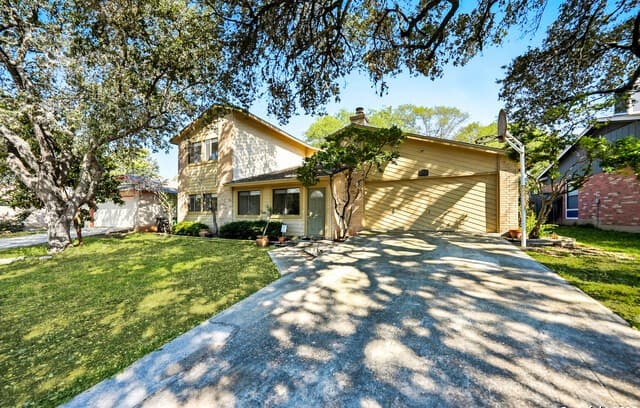 rental at 8419  Timber Ml in San Antonio, TX — photo 3