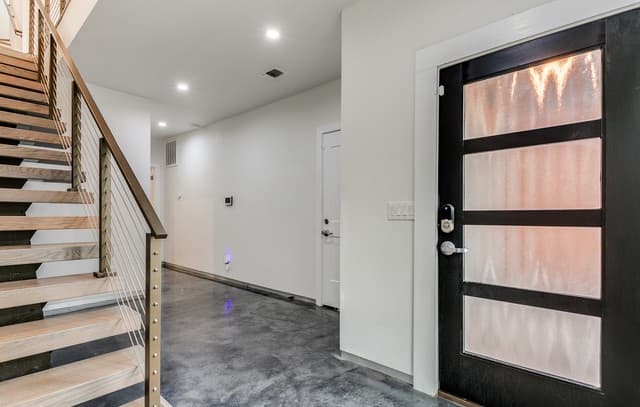 rental at 902  Montana Unit UNIT 102 in San Antonio, TX — photo 3