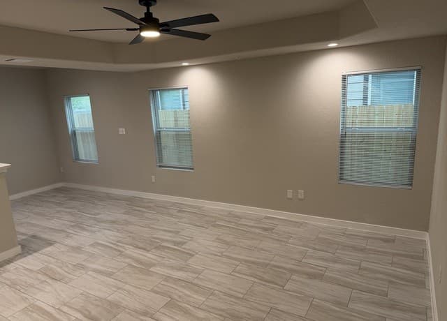 rental at 8315  Via Pisa Unit 101 in San Antonio, TX — photo 2