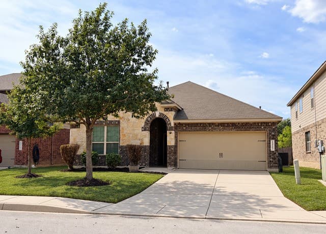rental at 22527  Carriage Bush in San Antonio, TX — photo 2