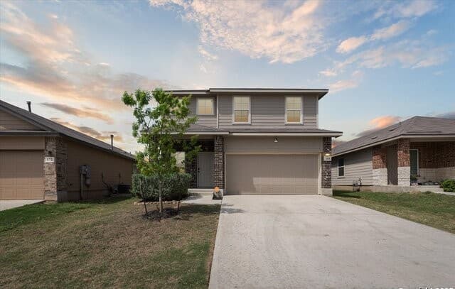 rental at 168  Middle Green Loop in Floresville, TX — photo 1