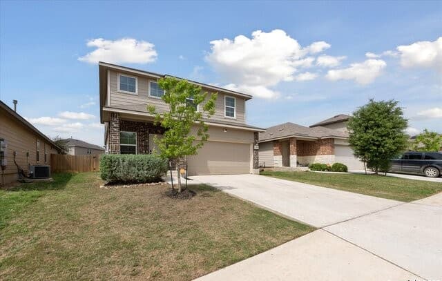 rental at 168  Middle Green Loop in Floresville, TX — photo 2