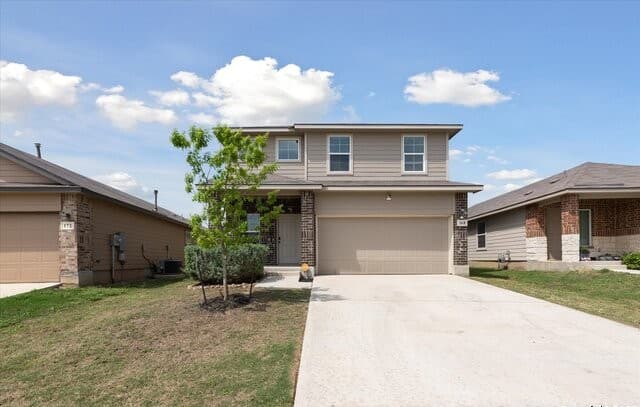 rental at 168  Middle Green Loop in Floresville, TX — photo 3