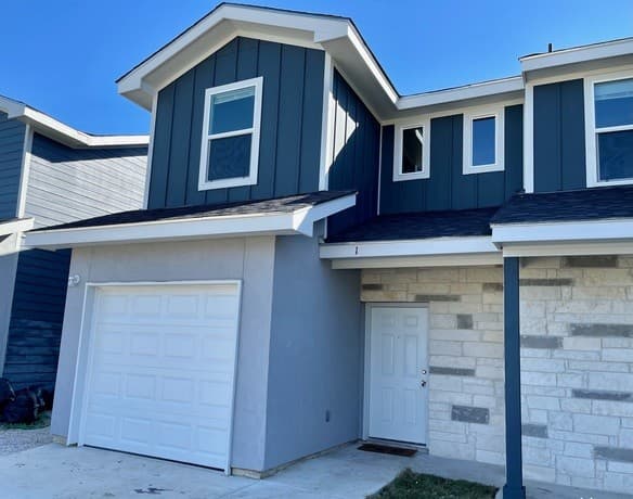 rental at 6922  Crestway Rd Unit 4 in San Antonio TX