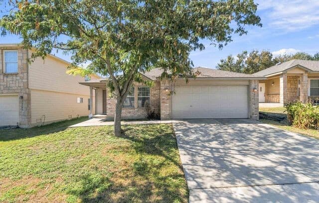 rental at 10747  Rivera Cove in San Antonio, TX — photo 2