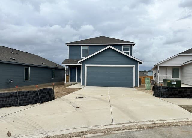 rental at 629  Drake in Marion, TX — photo 3