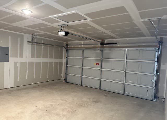 rental at 629  Drake in Marion, TX — photo 4