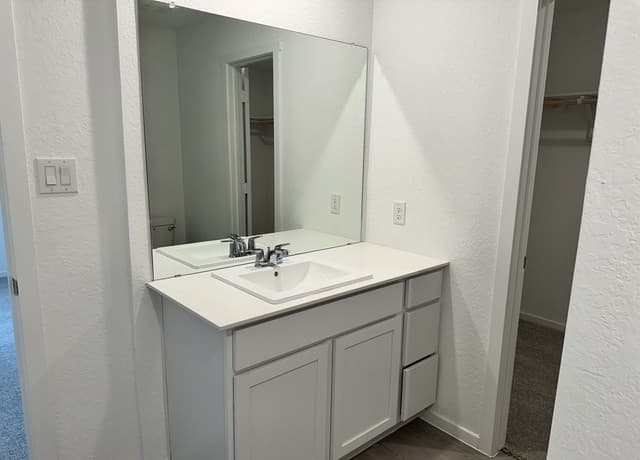 rental at 629  Drake in Marion, TX — photo 5