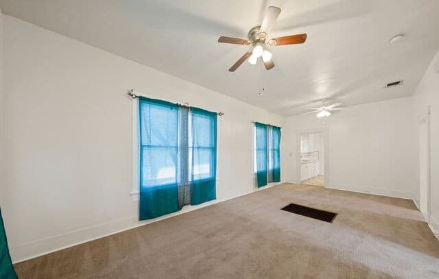 rental at 906 S Gevers St in San Antonio, TX — photo 4