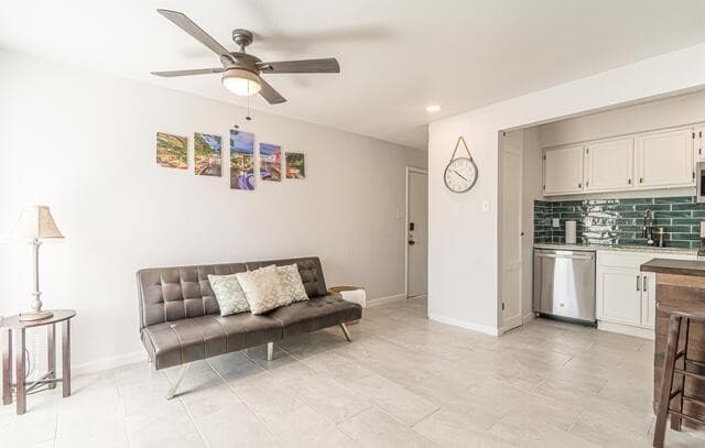 rental at 346  Natalen Dr Unit 2 in San Antonio, TX — photo 3