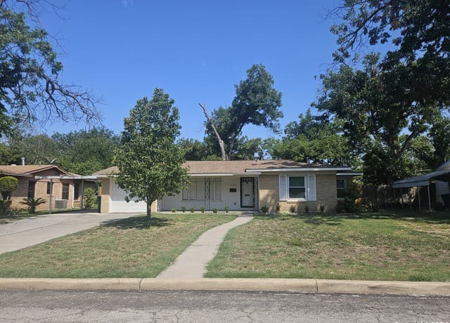 rental at 131  Bethany Pl in San Antonio, TX — photo 1