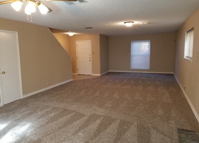 rental at 9330  Marsh Creek Dr in San Antonio, TX — photo 1