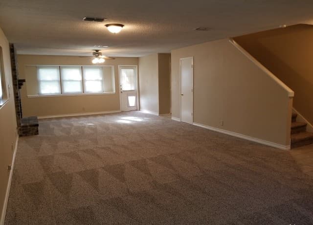 rental at 9330  Marsh Creek Dr in San Antonio, TX — photo 2