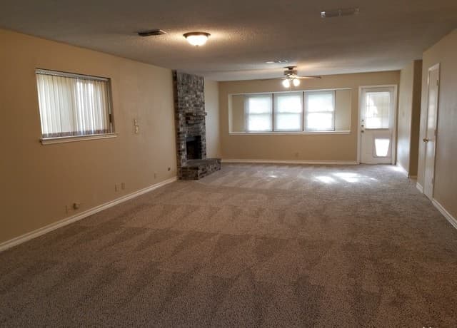 rental at 9330  Marsh Creek Dr in San Antonio, TX — photo 3