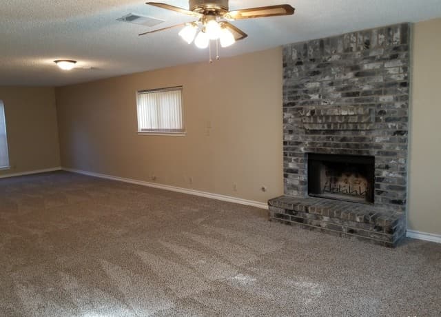 rental at 9330  Marsh Creek Dr in San Antonio, TX — photo 4