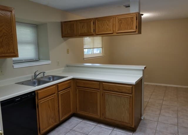 rental at 9330  Marsh Creek Dr in San Antonio, TX — photo 5