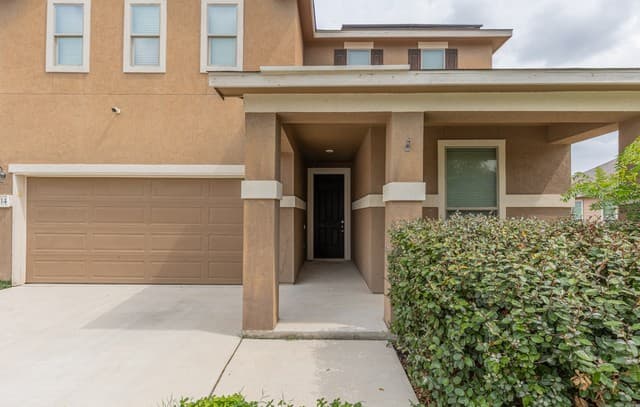 rental at 3314  Uresti Flds in Converse, TX — photo 3