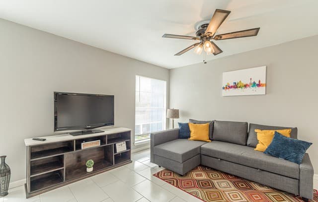 rental at 346  Natalen Dr Unit 3 in San Antonio, TX — photo 3