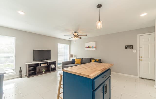 rental at 346  Natalen Dr Unit 3 in San Antonio, TX — photo 4