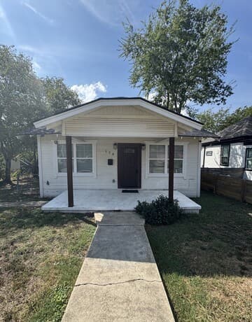 rental at 138  Paul St in San Antonio, TX — photo 1