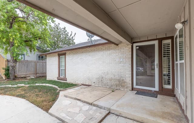 rental at 4334  Stockdale St in San Antonio, TX — photo 3