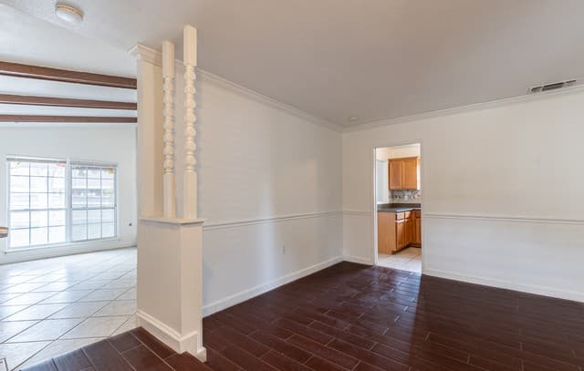 rental at 4334  Stockdale St in San Antonio, TX — photo 4