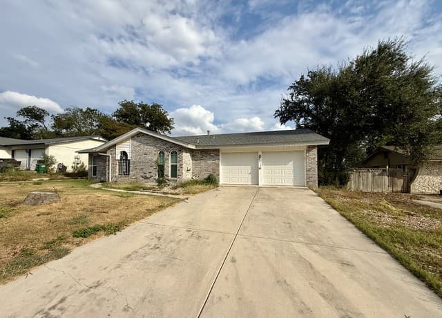 rental at 4214  Eagle Nest in San Antonio, TX — photo 3