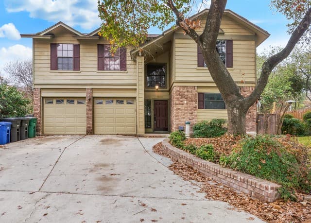 rental at 6302  Scrub Jay in San Antonio, TX — photo 1