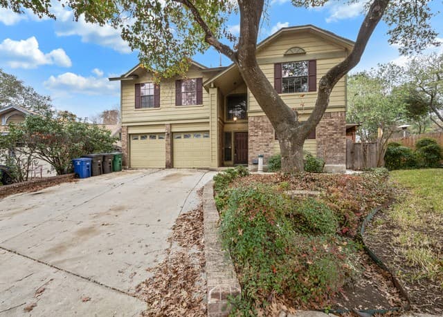 rental at 6302  Scrub Jay in San Antonio, TX — photo 2