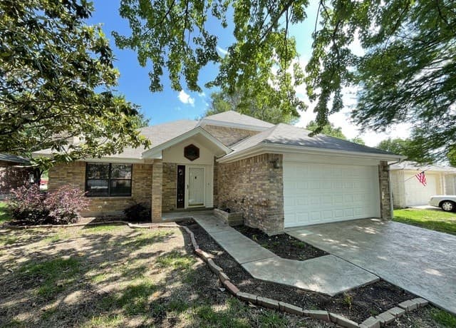 rental at 3624  Elm Ct in Schertz, TX — photo 3
