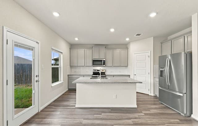 rental at 9515  Bonito Falls Dr in Converse, TX — photo 2