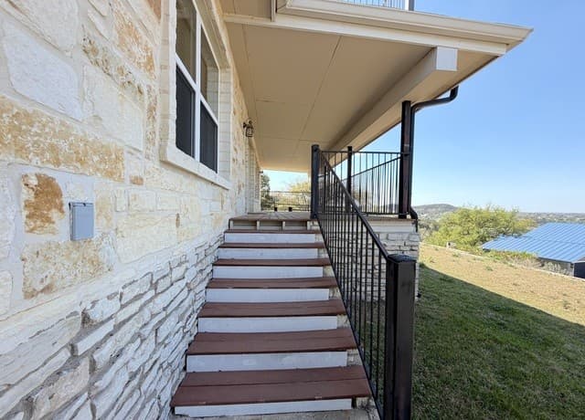 rental at 1210  Skyline in Canyon Lake, TX — photo 3
