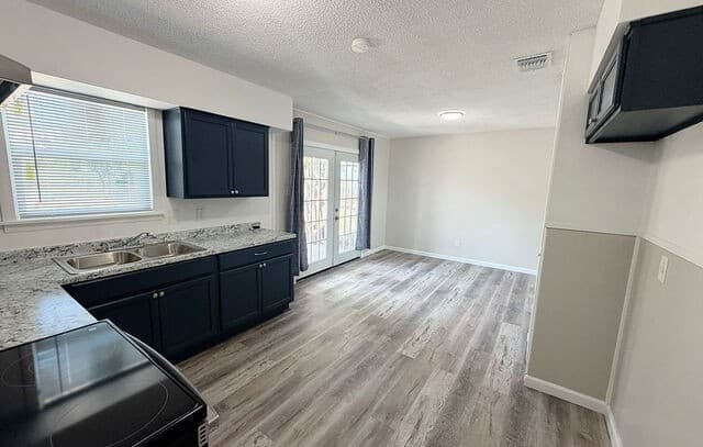 rental at 5003  Wycliff Dr in San Antonio, TX — photo 4
