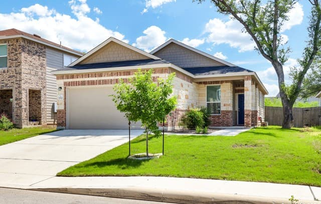 rental at 7950  Hanging Branch in San Antonio, TX — photo 2