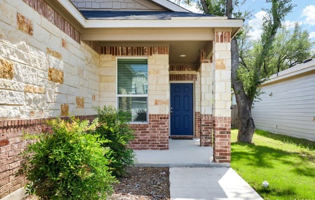 rental at 7950  Hanging Branch in San Antonio, TX — photo 3